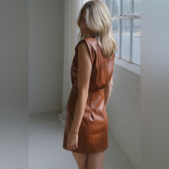NWOT En Saison Vegan Leather Shoulder Padded Mini Dress in Cognac - Picture 2 of 8